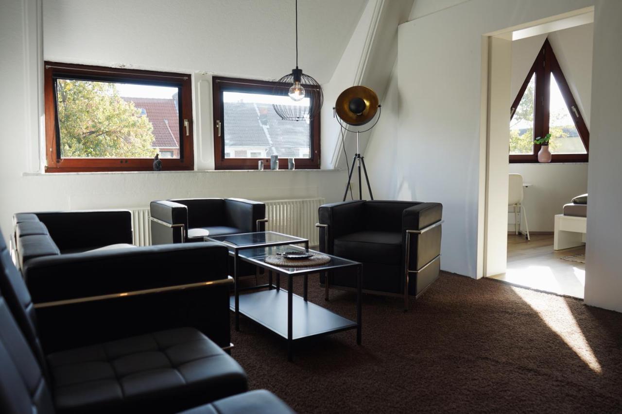 Unique: Geraeumig - Bhf-Nah - Parkplatz - Netflix Apartment Bremen Exterior photo