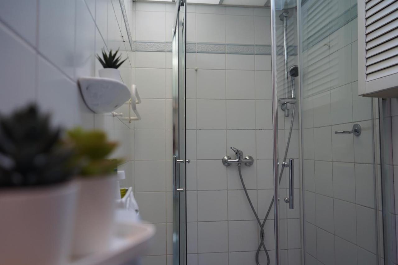 Unique: Geraeumig - Bhf-Nah - Parkplatz - Netflix Apartment Bremen Exterior photo